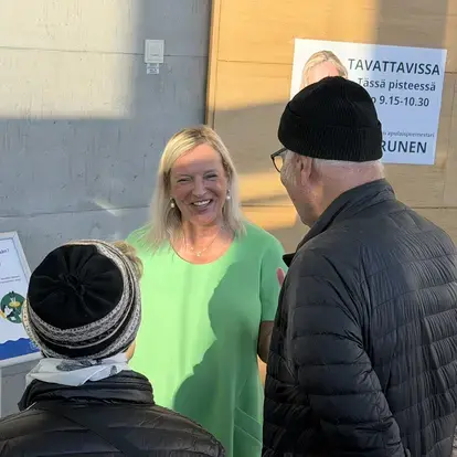 Apulaispormestari Maarit Vierunen Vuotalolla.