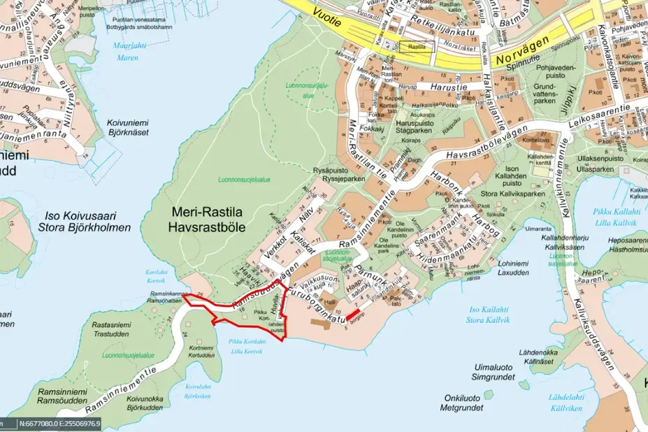 Planområdet gränsar till Ramsöuddsvägen, Villavaktsgränden och havsstranden. 