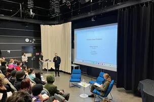 Paavo Teittinen Helsingin medialukion vieraana. 