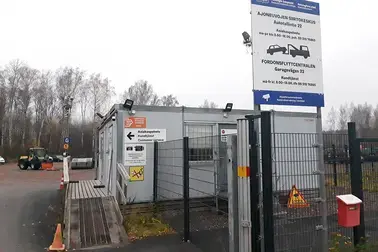 Ajoneuvojen siirtokeskus sijaitsee Tattarisuolla osoitteessa Autotallintie 22.